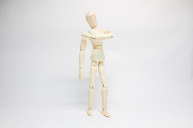 ボールを投げると肩が痛い　ストレッチ