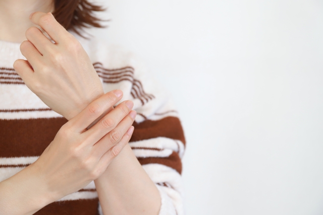 産後の腱鞘炎　病院　サポーター