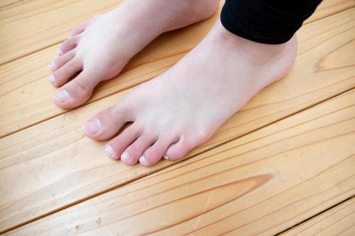 足の指の変形　痛み　治療　さいたま市