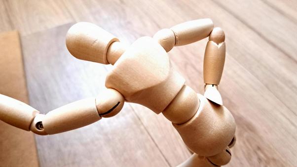 腰右側が痛い 病院 さいたま市